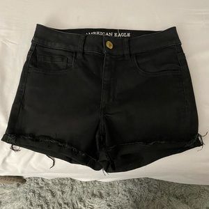 Black American Eagle high-rise shorts 🖤